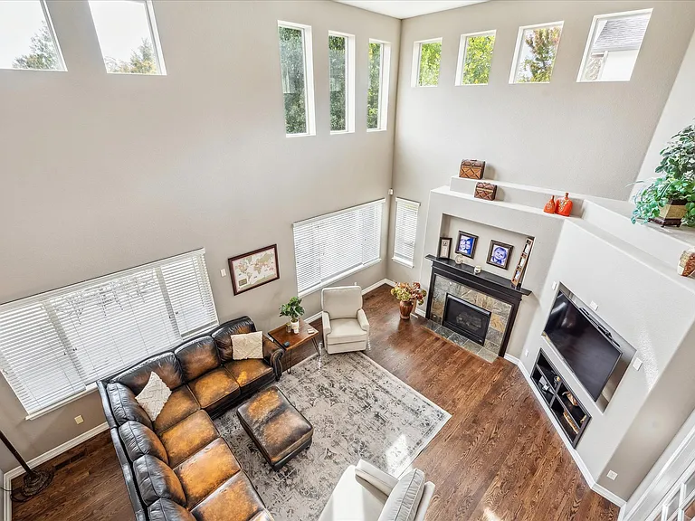 5984 W Hoover Ave — Photo 8