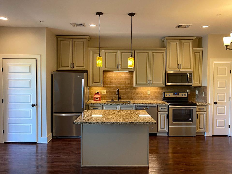 1st image of 2402 Broadmoor Dr #4208CC