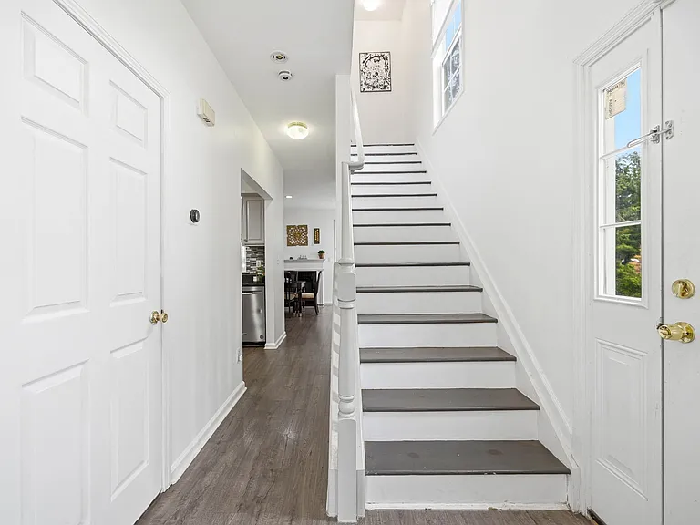 216 Barringer Dr — Photo 5