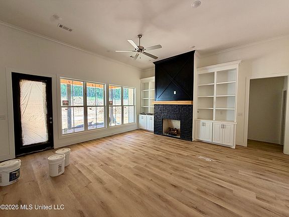 3rd image of 110 Cypress Ln