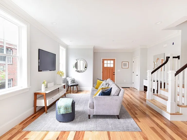 44 Evergreen St #4 — Photo 5