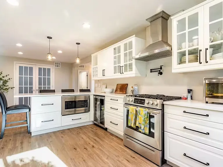 2123 Mary Way — Photo 12