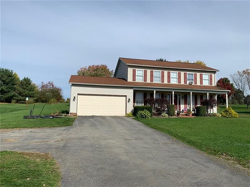 2nd image of 146 Applewood Ln