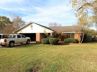 2412 Holmes St, Tupelo, MS 38801