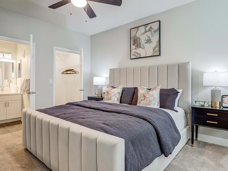 Signature Point Apartment Homes — Photo 40