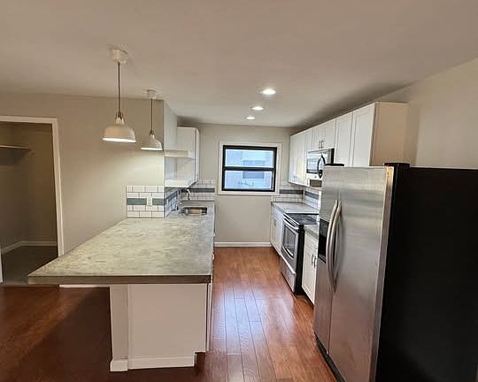 2nd image of 3319 Forest Ln