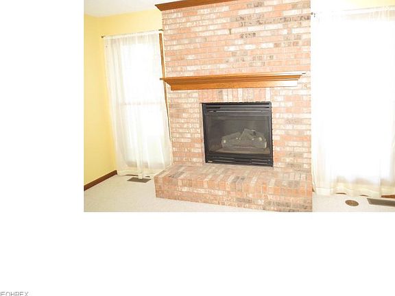 4th image of 102 Squires Ct