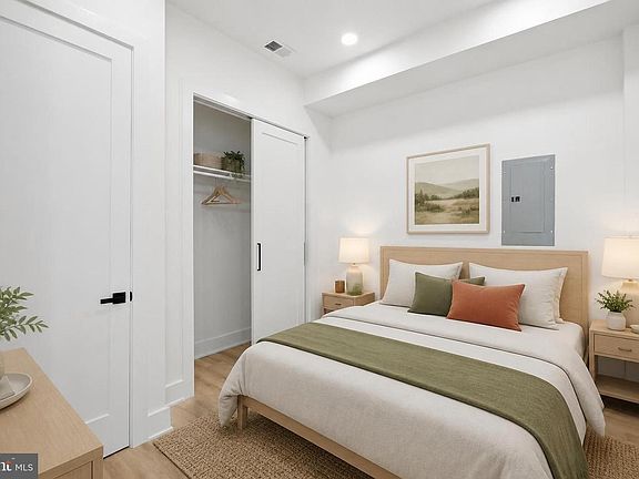 3rd image of 2105 M St NE #9