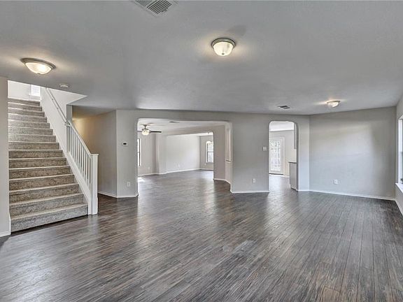 5th image of 1902 Grassland Dr