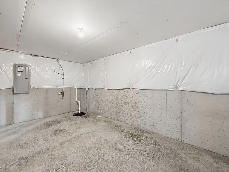 5195 Brookfield Dr — Photo 41