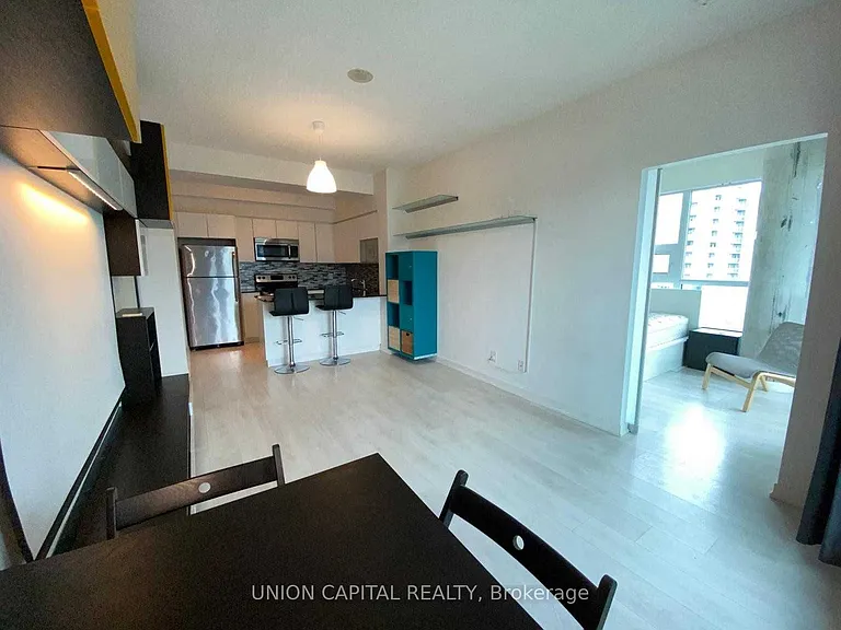 150 E Liberty St #1803 — Photo 8