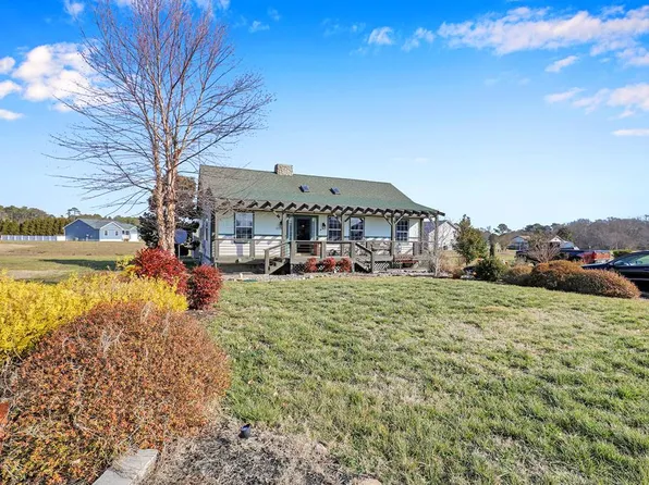 37297 Half Staff Ct, Greenbackville, VA 23356