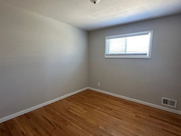 6820 Larsh Dr — Photo 6