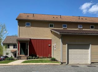 4 Rose Ct E, Great Barrington, MA 01230