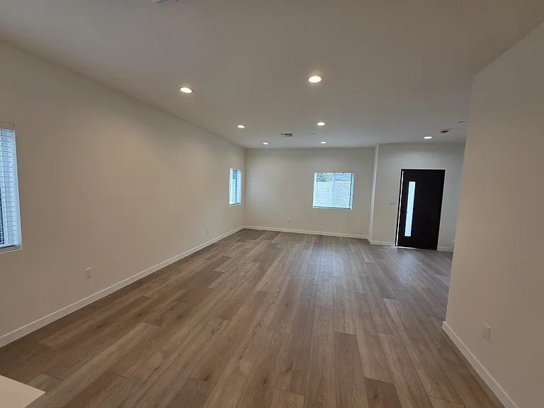 6746 Ben Ave — Photo 9