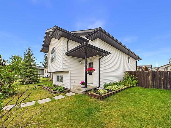 2nd image of 22 E Whiterock Close
