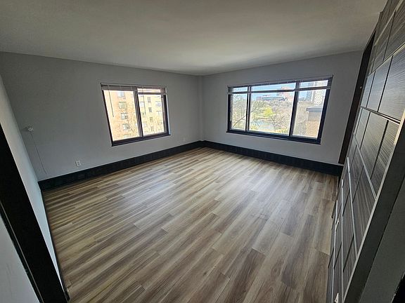 4th image of 316 Oak Grove St APT 409