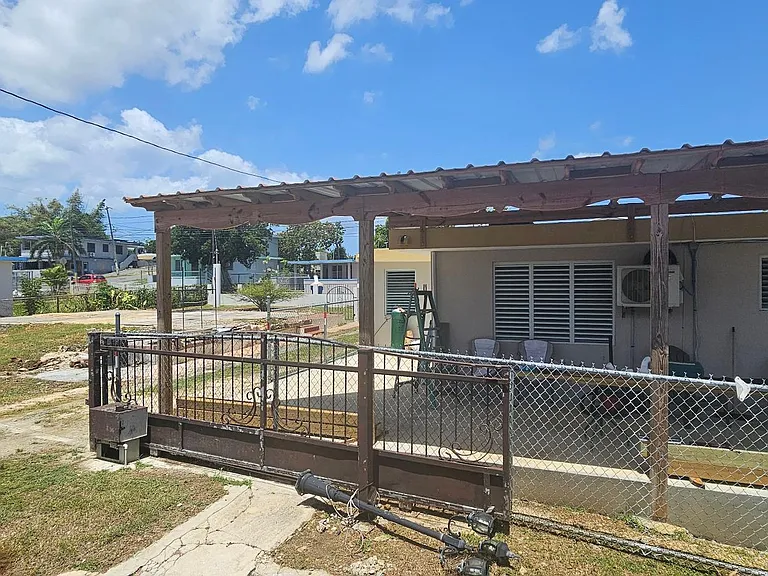 2 Carr Juan Feliciano — Photo 7