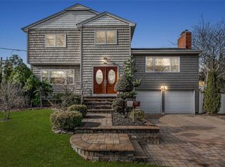 2924 Wynsum Ave, Merrick, NY 11566