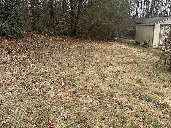 5th image of 209 Knotville Rd