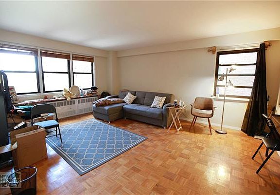 3rd image of 579 W 215th St APT 5C