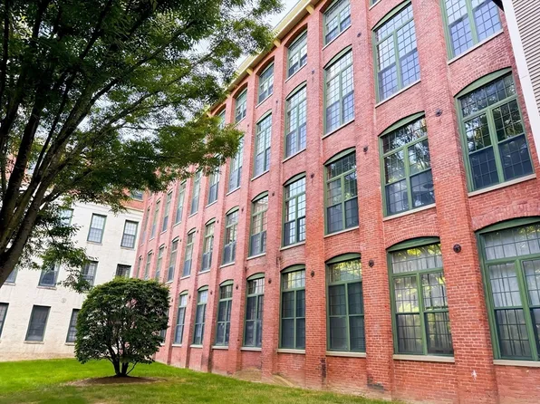 15 Higgins St APT 115, Smithfield, RI 02917