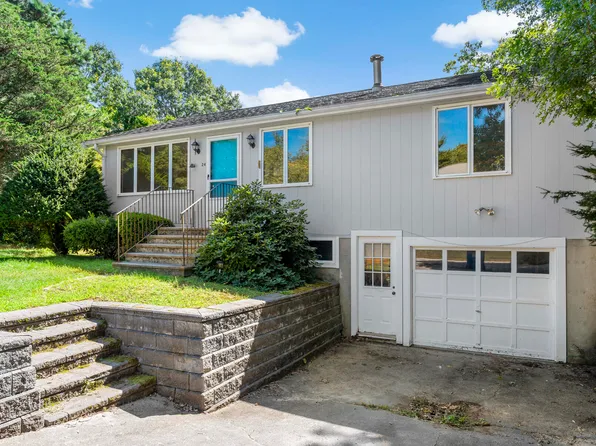 24 Weatherglass Lane, Teaticket, MA 02536