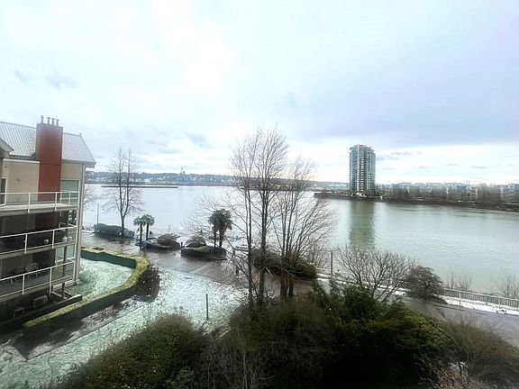 4th image of 1250 Quayside Dr #403