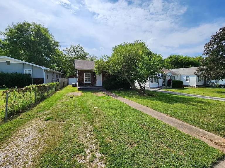 939 S Fort Ave — Photo 25
