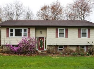 12 Delilah Ln, Wallkill, NY 12589