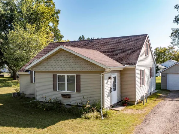 641 Jackson St, Wild Rose, WI 54984