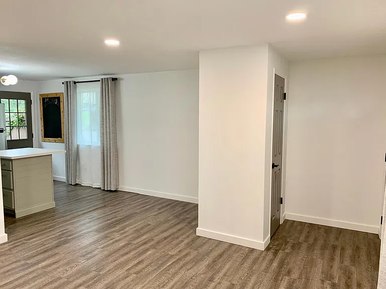 300 Dayton St — Photo 14