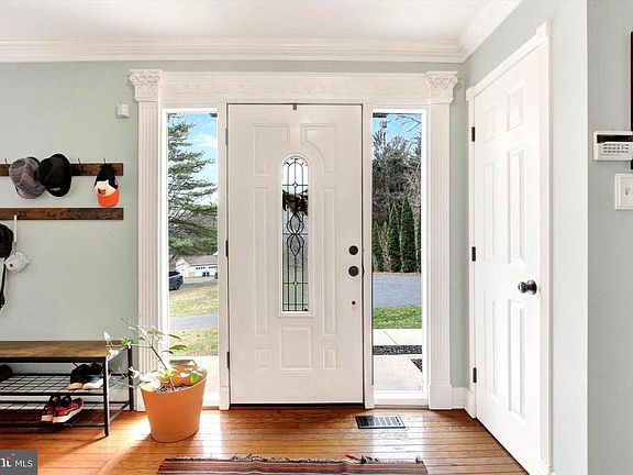 2nd image of 308 Winsome Dr
