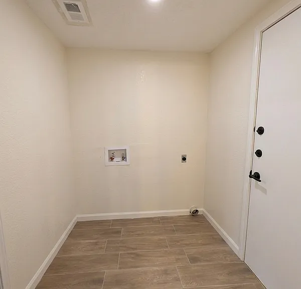 13303 Lyndhurst St #SIDE B — Photo 7