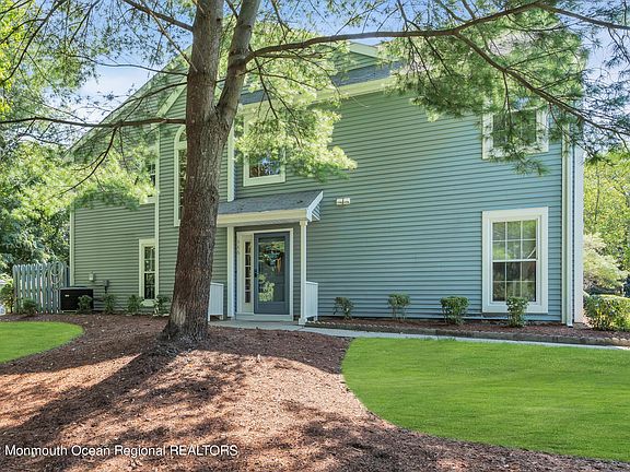 2nd image of 546 Laurelwood Ct