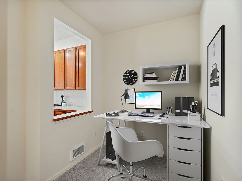 1st image of 109 2nd St S APT 434