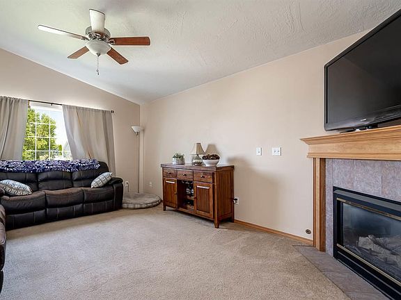 5th image of 8416 Piccadilly Dr
