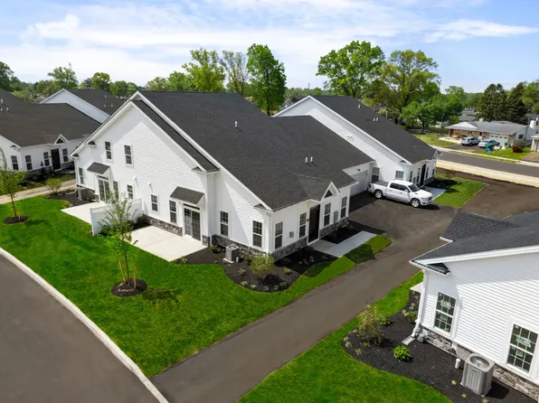 24 Cedar Cir, Levittown, PA 19055