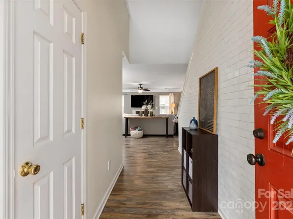 8604 Cedardale Ridge Ct, Charlotte, NC 28269