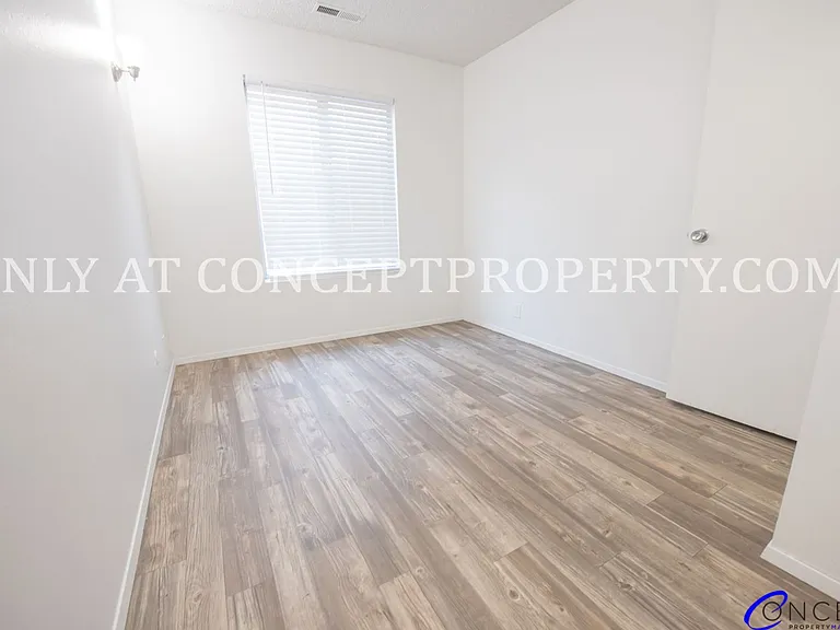 Foothill Terrace — Photo 279