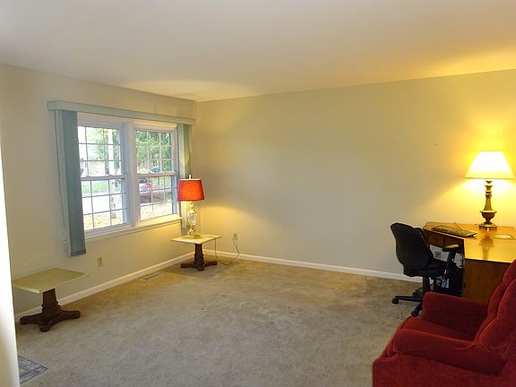 4th image of 2415 Olive Ct