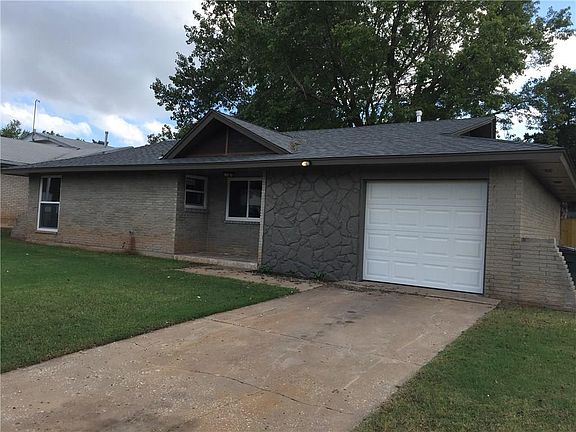 2nd image of 3312 Eastwood Cir