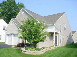 8 Holly Manor Ct, Helmetta, NJ