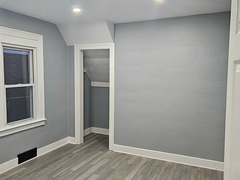 5211 Lakeview St — Photo 10