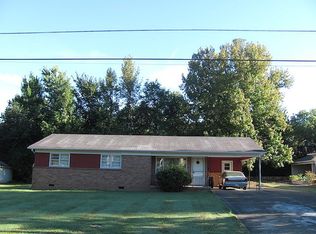 377 Mebanewood Dr, Huntingdon, TN 38344