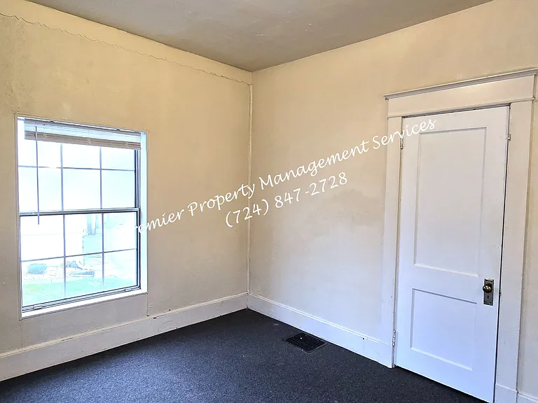 404 Center Ave — Photo 3