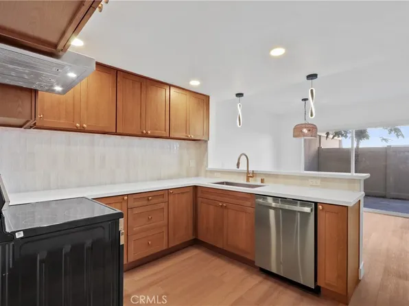 655 W 6th St APT A, Tustin, CA 92780