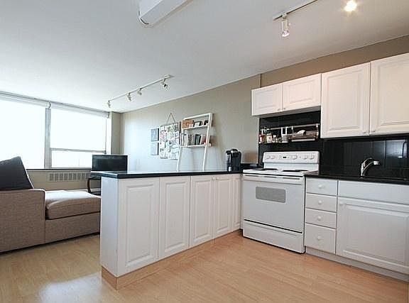 3rd image of 1460 Sandburg St #1204