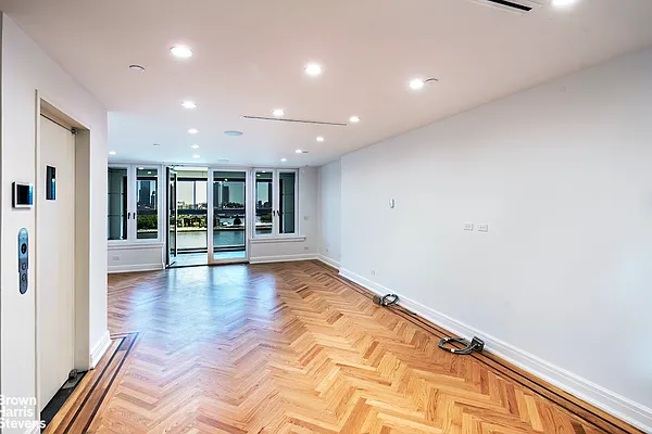 Sold by Brown Harris Stevens | media 20