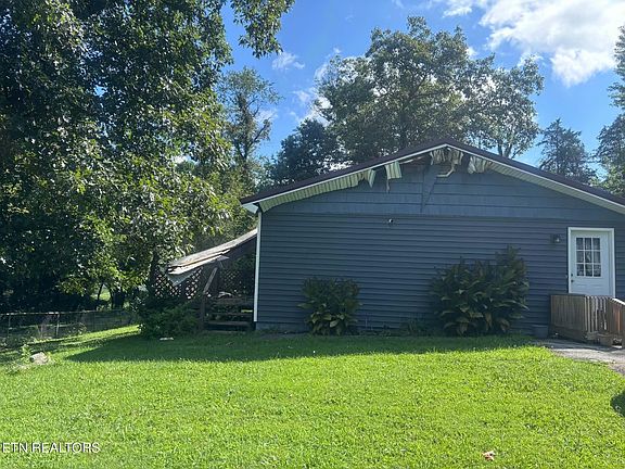 2nd image of 501 Back Valley Rd